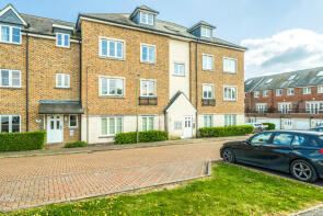 10, Allington Close, Farnham GU9 9EJ