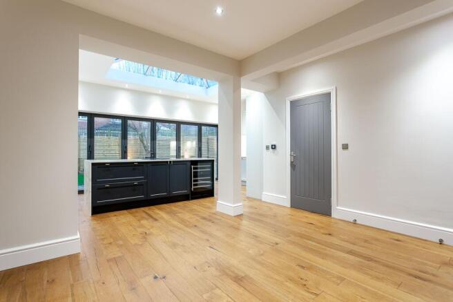 4 bed Semi-Detached for sale Image 12