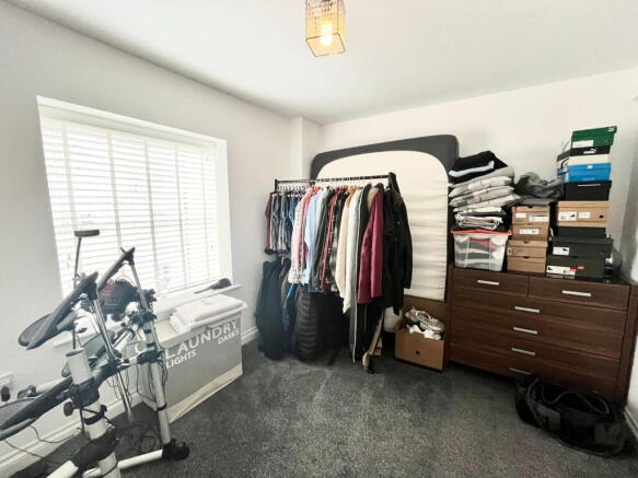 3 bed Detached to rent Image 8