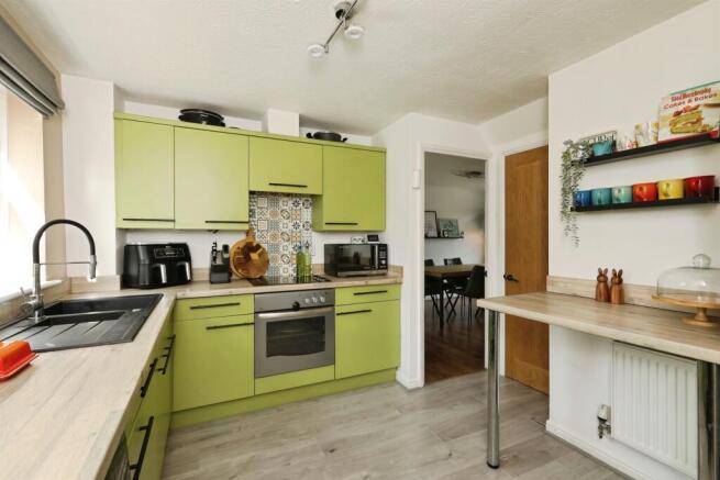 3 bed Detached for sale Image 4