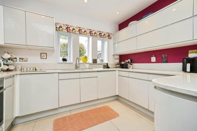 3 bed Terraced for sale Image 7