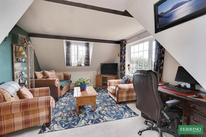 Sitting Room/Bedroom 4