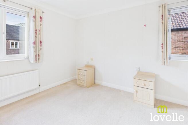 2 bed Flat for sale Image 7