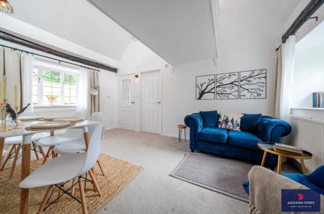 Sitting/Dining Room