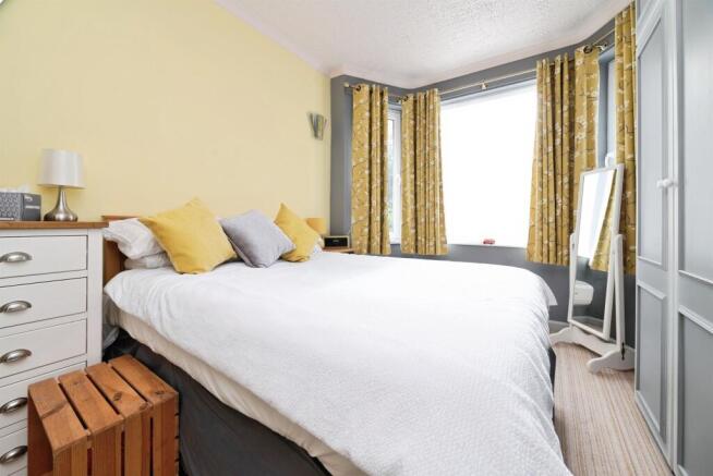 3 bed Semi-Detached Bungalow for sale Image 8