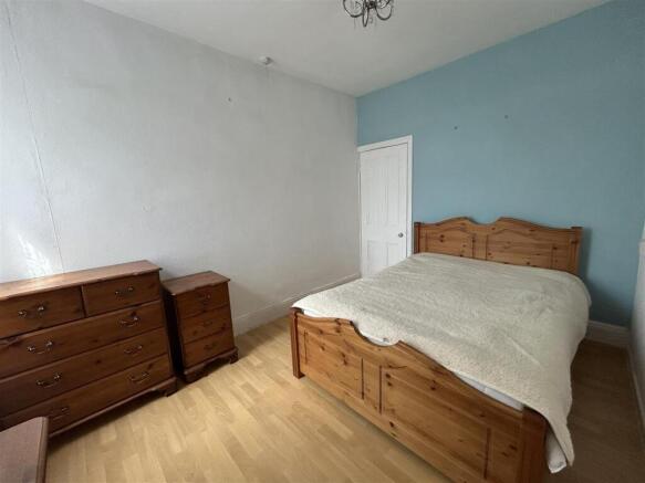 3 bed Terraced for sale Image 5