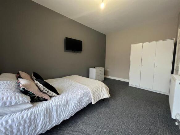 1 bed House Share to rent Image 10