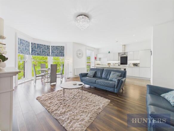 2 bed Apartment for sale Image 4