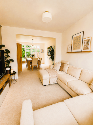5 bed Semi-Detached for sale Image 3