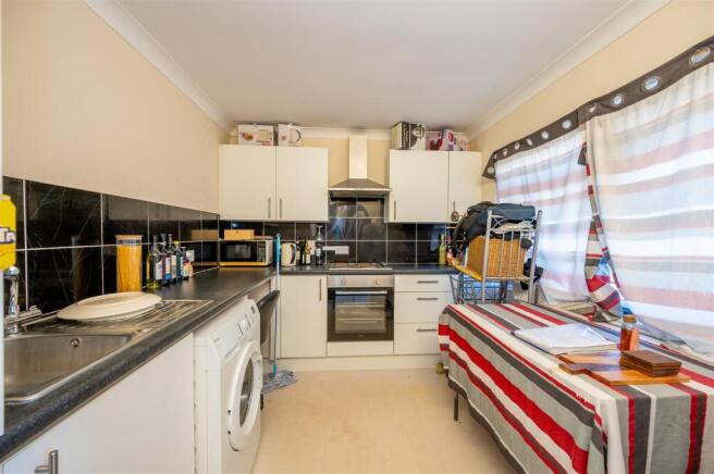 Flat 9 Thames Court 26 7.jpg