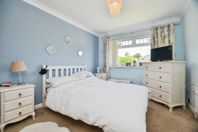 3 bed Semi-Detached for sale Image 9