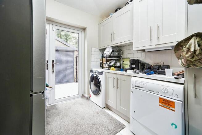 6 bed Semi-Detached for sale Image 11