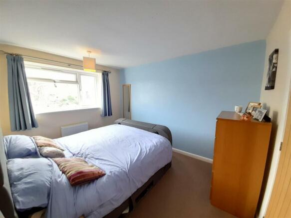 Bedroom 1a.jpg