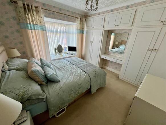 3 bed Semi-Detached for sale Image 8