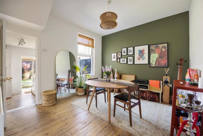 Calverton Road, E6