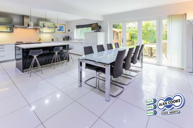 DINING ZONE