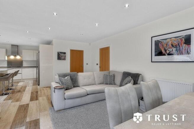4 bed Detached for sale Image 7