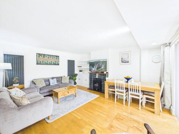 Beechwood Park, London, E18 photo 4