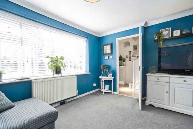 3 bed Semi-Detached for sale Image 6