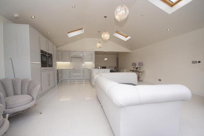 Kitchen & Breakfast Room