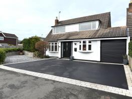 10, Hawkesmore Drive, Little Haywood, Stafford ST18 0UA