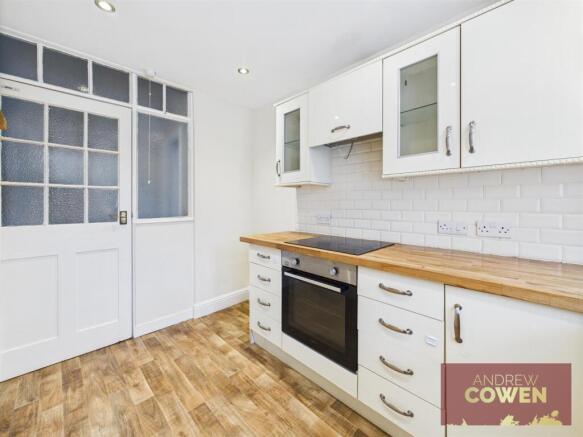 2 bed Apartment for sale Image 5