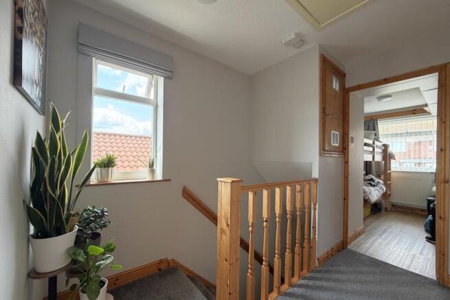 3 bed Semi-Detached for sale Image 10