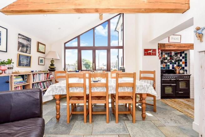 9 - Dining Room.jpg