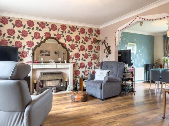 3 bed Link Detached House for sale Image 8