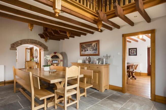 6 bed House for sale Image 6