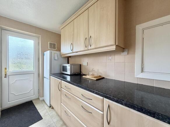 3 bed Semi-Detached for sale Image 4