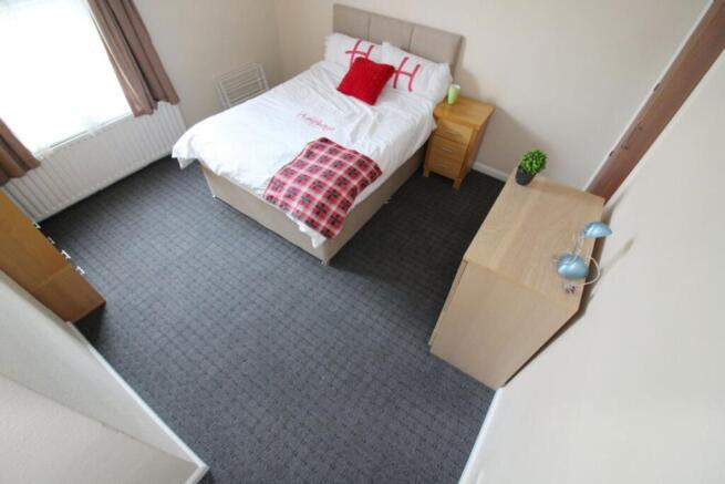 3 bed House to rent Image 4