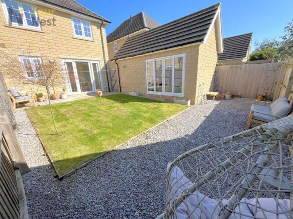 3 bed Semi-Detached to rent Image 5