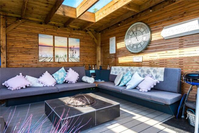 Outdoor Snug