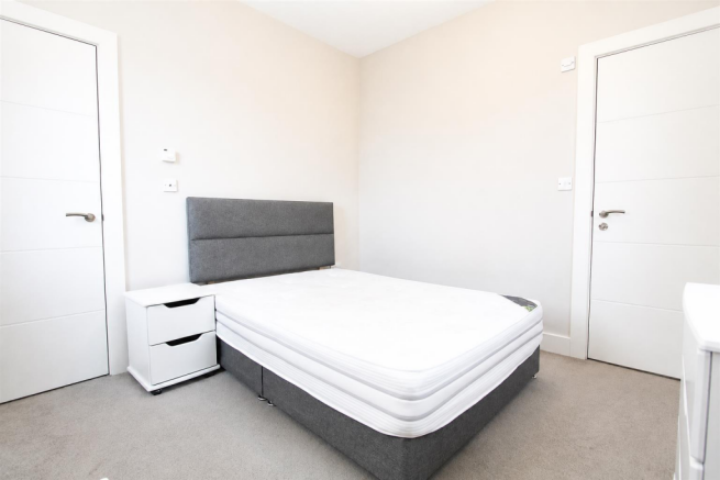 1 bed Flat to rent Image 4
