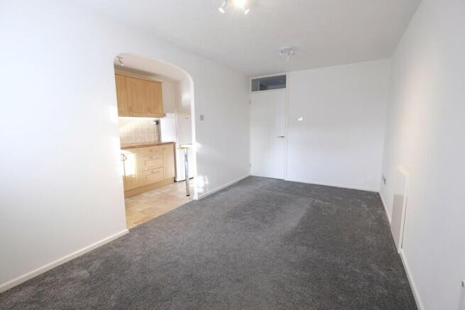 SITTING/DINING ROOM