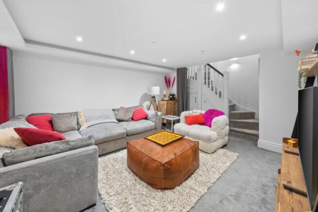 3 bed House for sale Image 9
