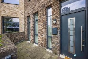 16, Williamsburg Plaza, London E14 9SX