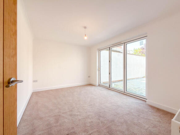 4 bed Semi-Detached for sale Image 6