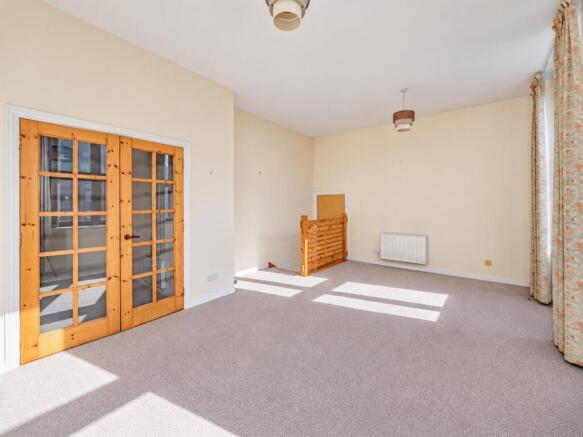18 Braehead Methven Walk Dundee-4.jpg