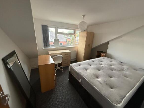 4 bed Detached to rent Image 7