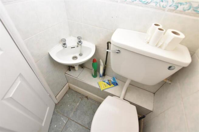 First Floor Cloakroom