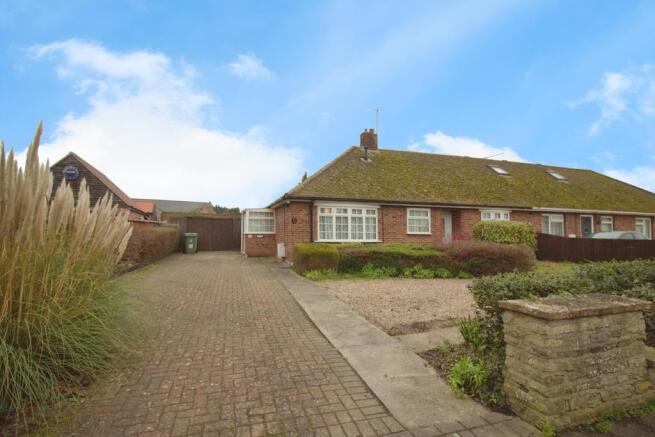 2-bed semi-detached on Towngate East, Market Deeping, £270,000