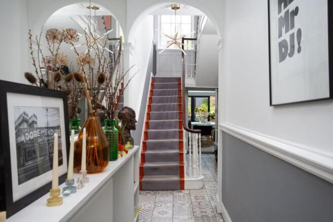 5 bed Terraced for sale Image 11
