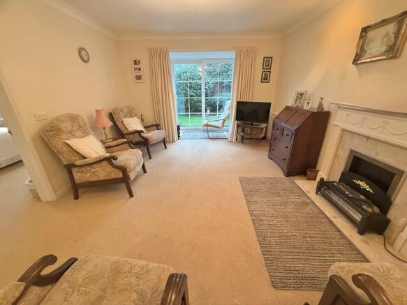 17 Barton Court L...