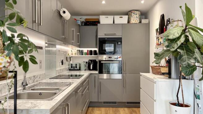 3 Bedroom, New Build, E6 For Rent By Barrain Londo