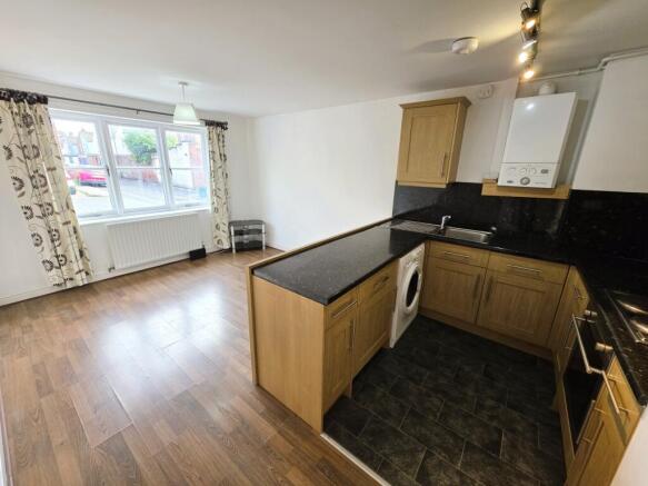 2 bed Apartment for sale Image 5