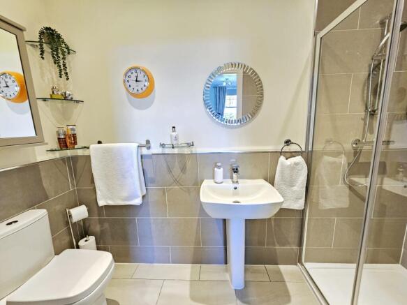 2 bed Flat for sale Image 11