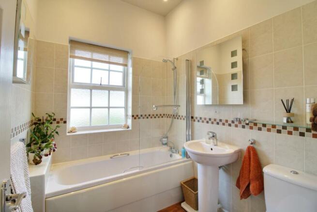 Bathroom.jpg