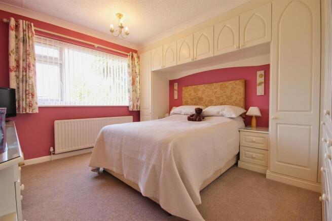 3 bed Detached Bungalow for sale Image 8